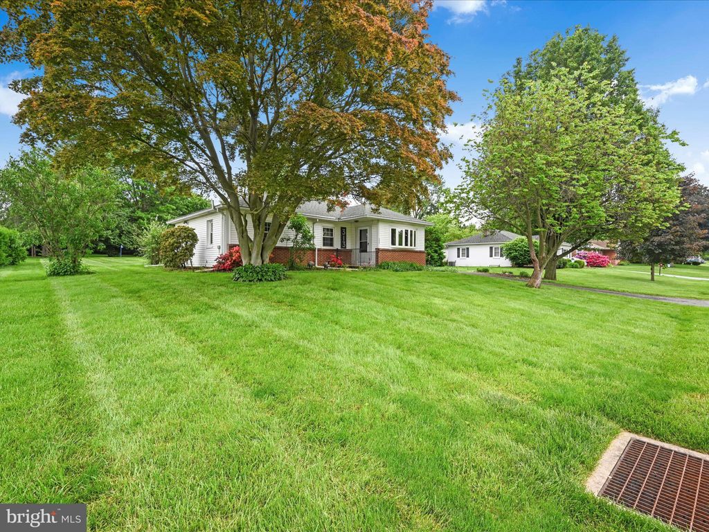 Photo of 313 Crestline Drive, WILLOW STREET, PA 17584 (MLS # PALA2069678)