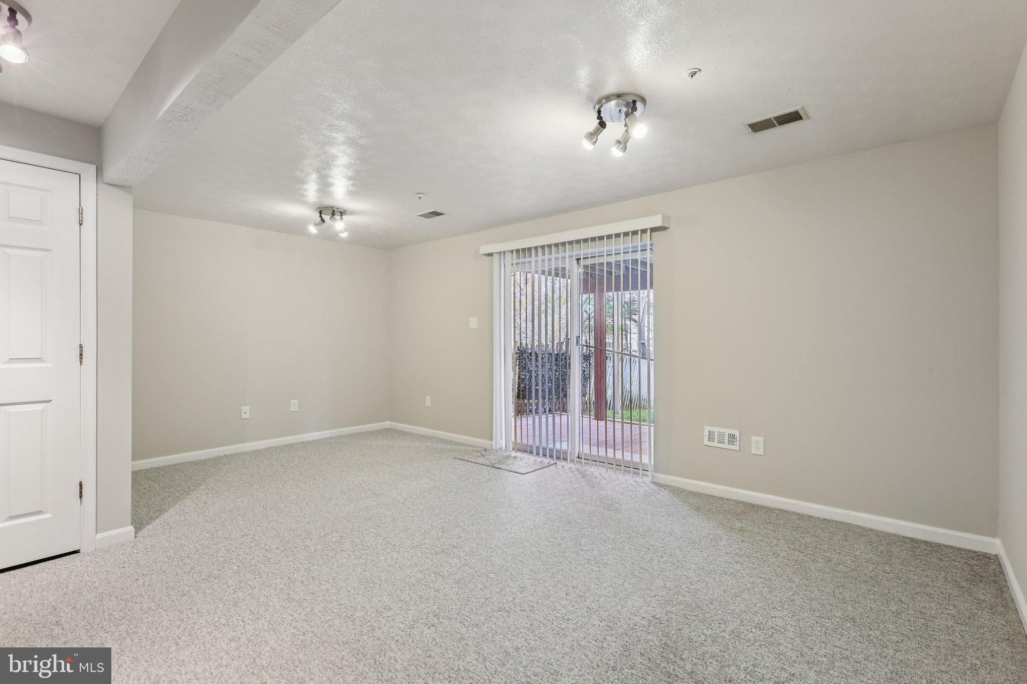 ROBERTS FIELD - Residential