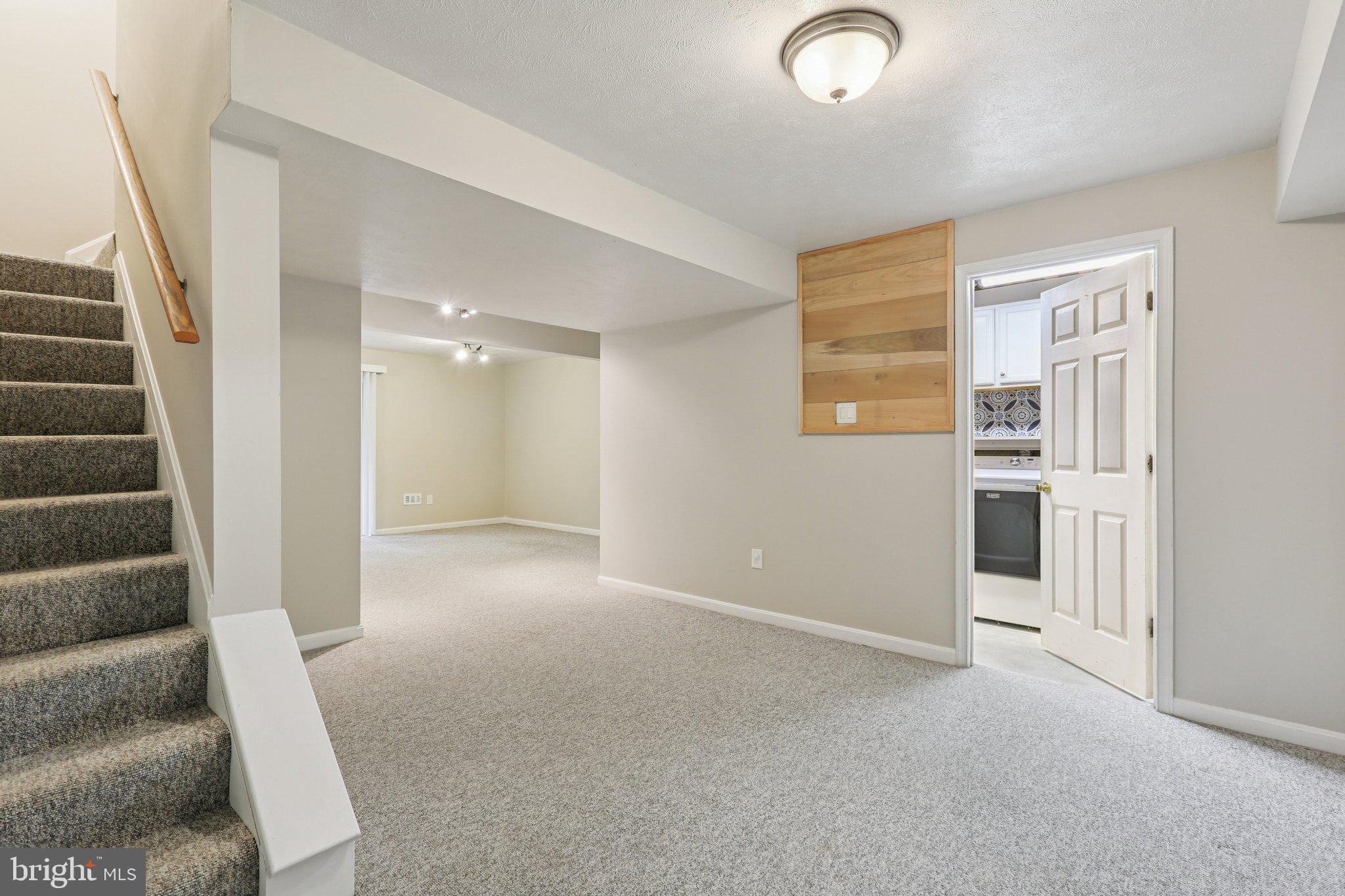 ROBERTS FIELD - Residential