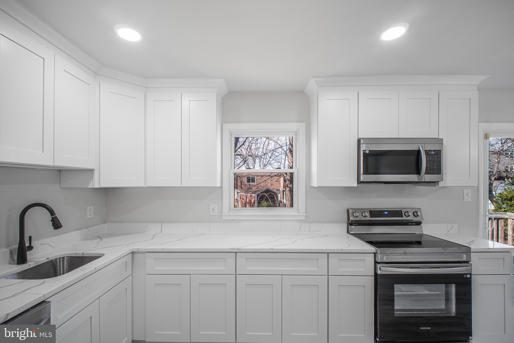 DALE CITY - Residential