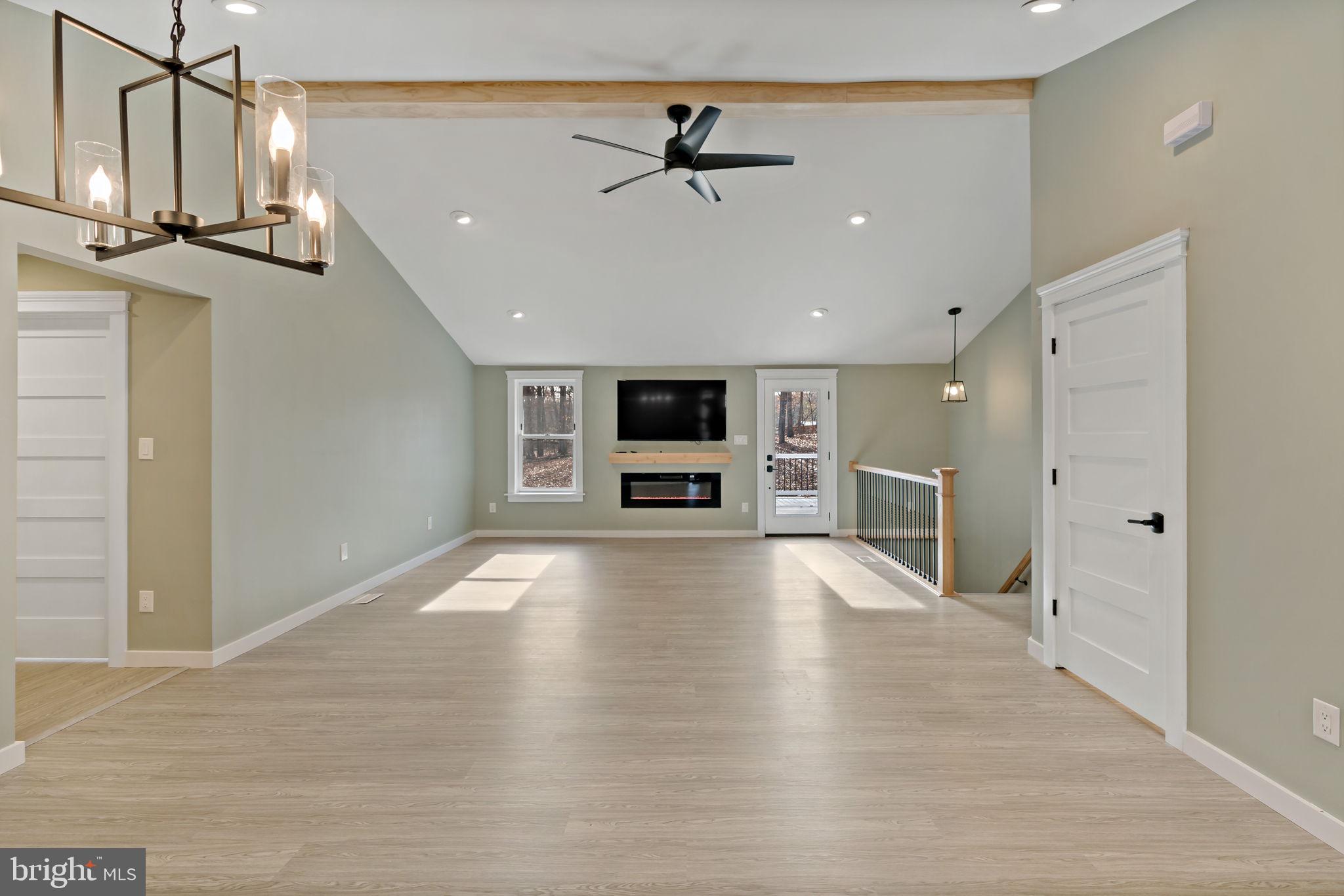 HIGHVIEW FARMS - Residential