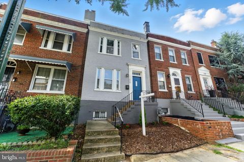 229 ASCOT PLACE NE WASHINGTON DC 20002