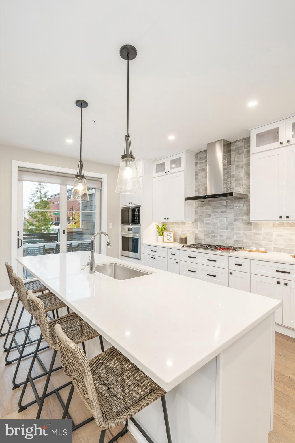 CHESTNUT HILL - Residential