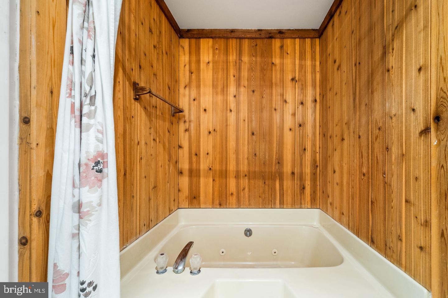 SEVEN SPRINGS - Residential Lease