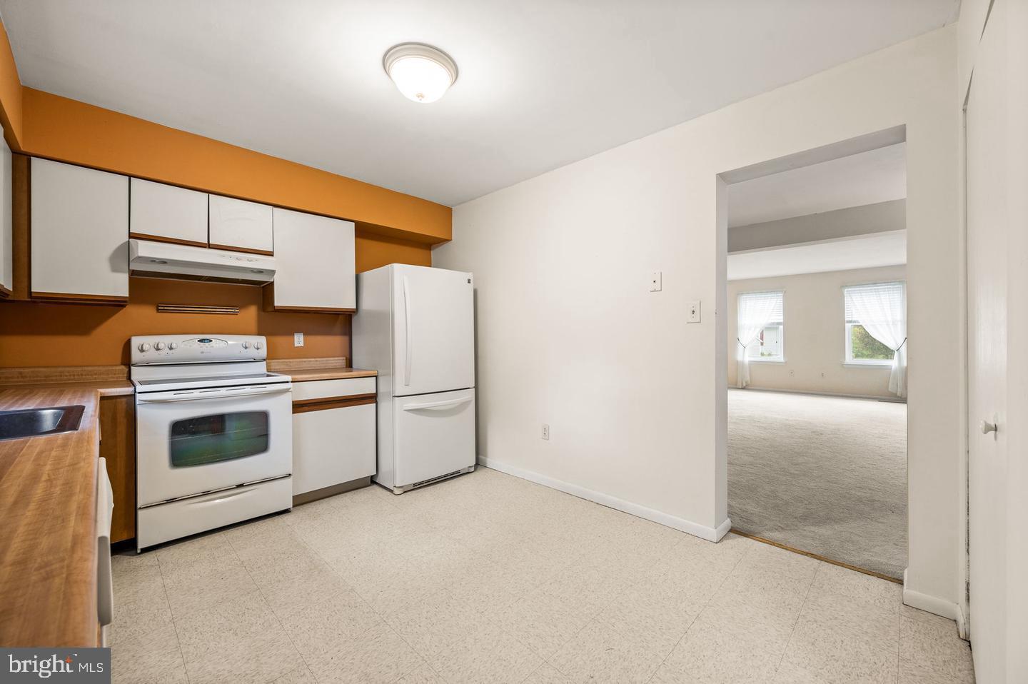 SEVEN SPRINGS - Residential Lease