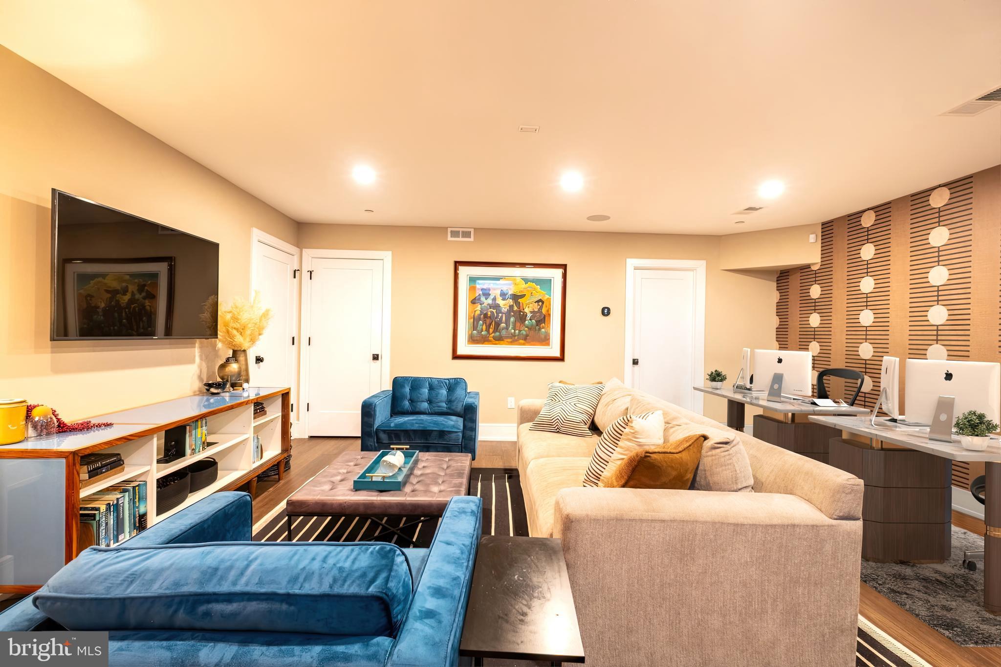 PHILADELPHIA - Residential