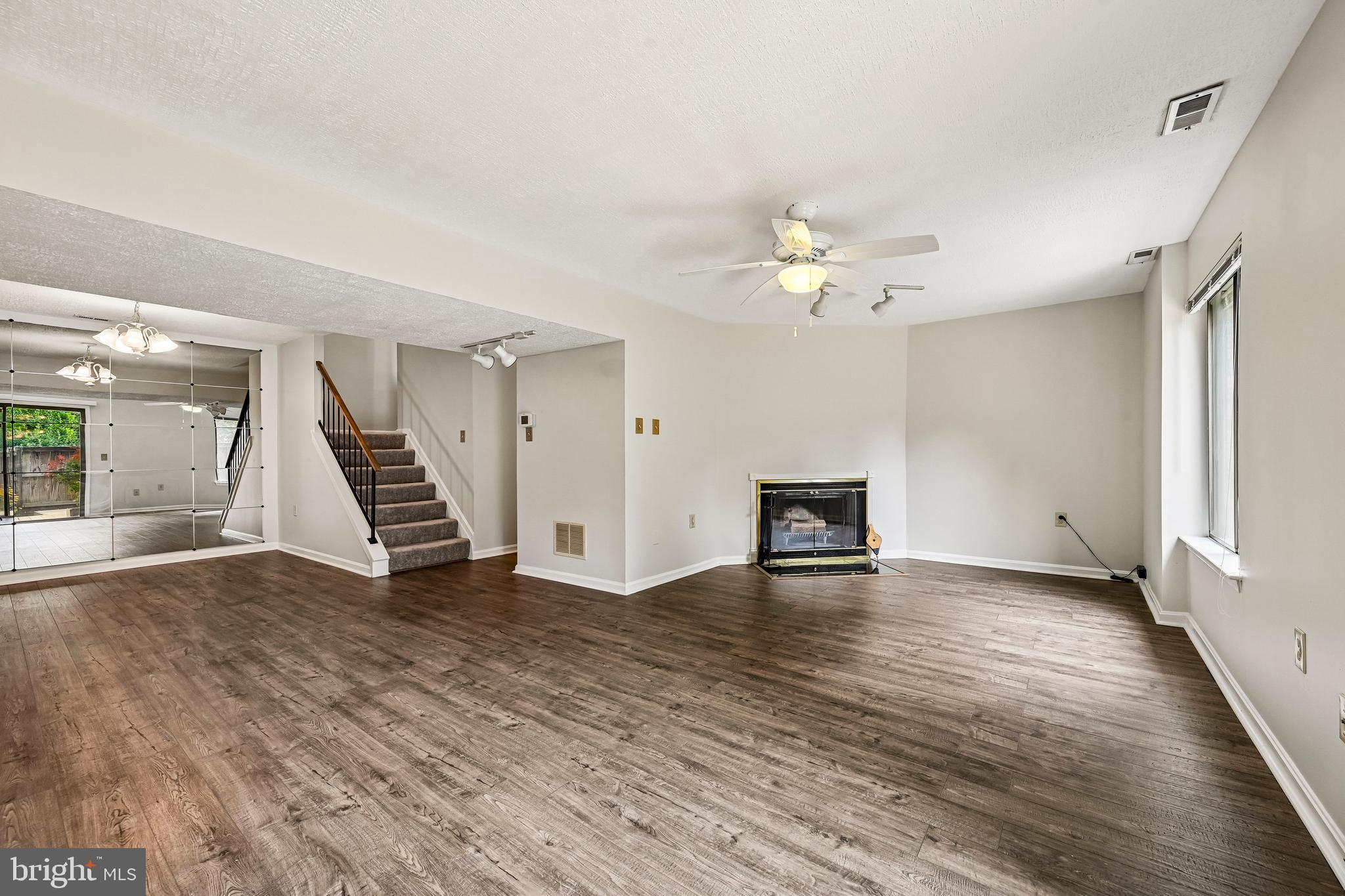 5829 HARNESS COURT 6-10