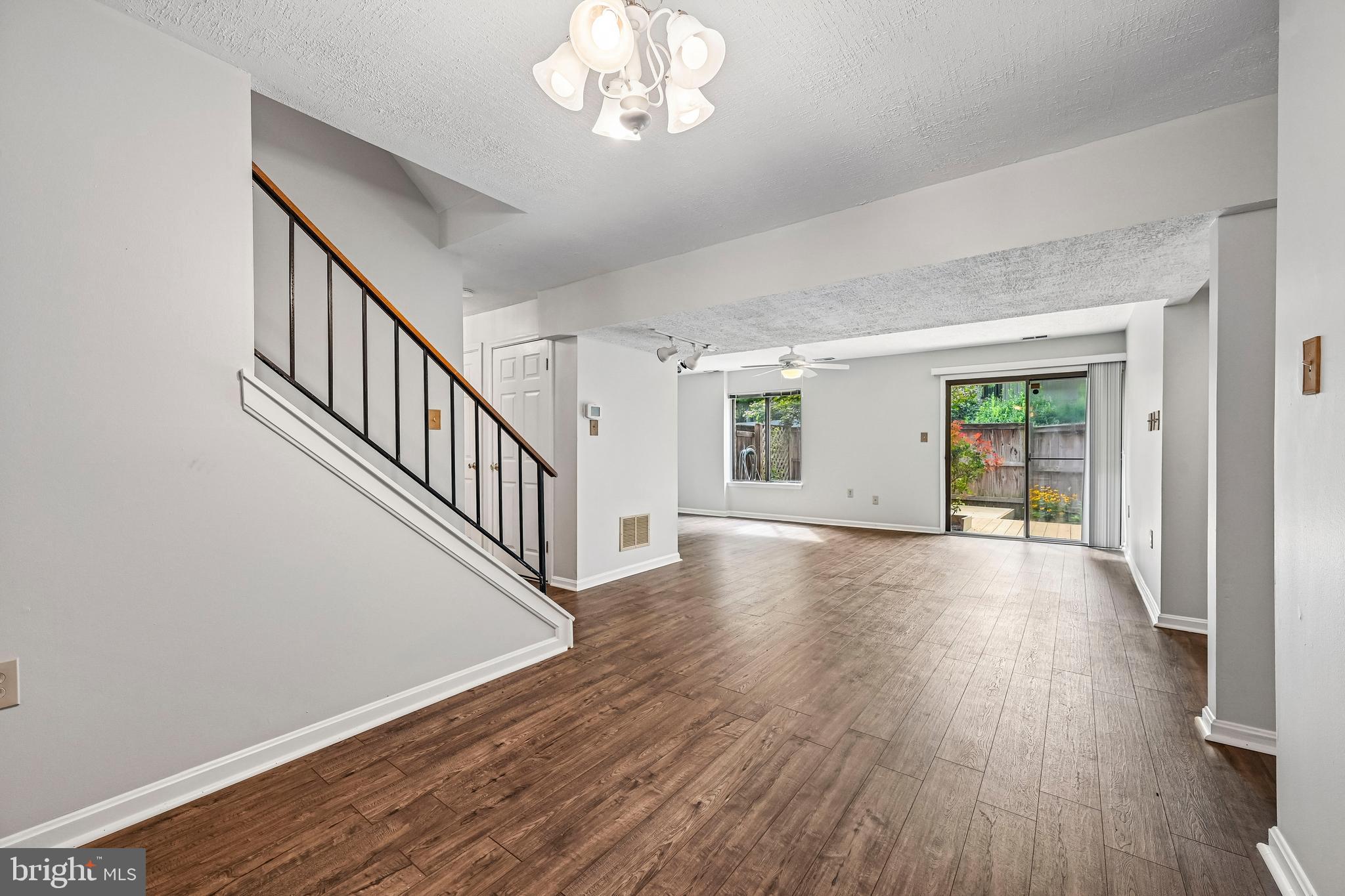 5829 HARNESS COURT 6-10