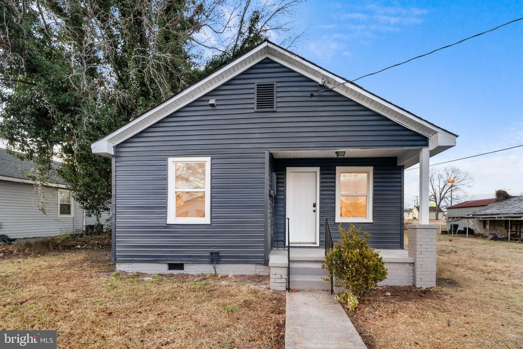Photo of 403 Wolf St, EMPORIA, VA 23847 (MLS # VAGE2000026)