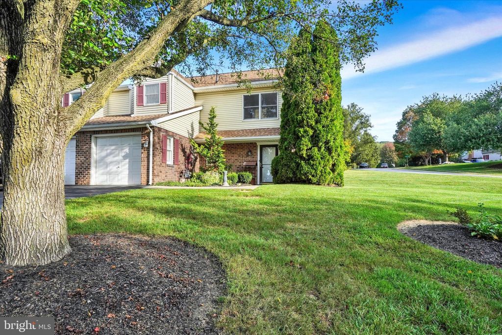 Photo of 7 Jean Lo Way, YORK, PA 17406 (MLS # PAYK2091354)