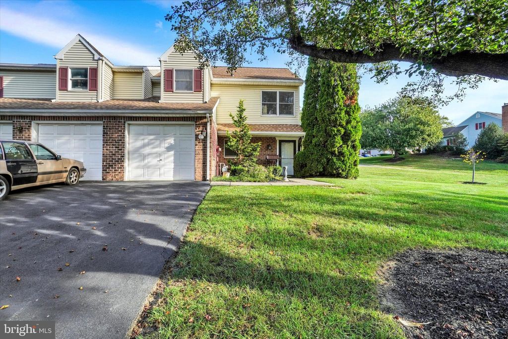 Photo of 7 Jean Lo Way, YORK, PA 17406 (MLS # PAYK2091354)