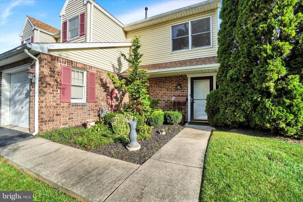 Photo of 7 Jean Lo Way, YORK, PA 17406 (MLS # PAYK2091354)