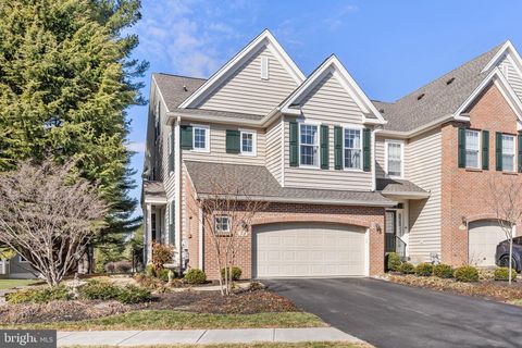 Townhouse For Sale - 323 Cherry Lane<br/> KENNETT SQUARE, PA 19348