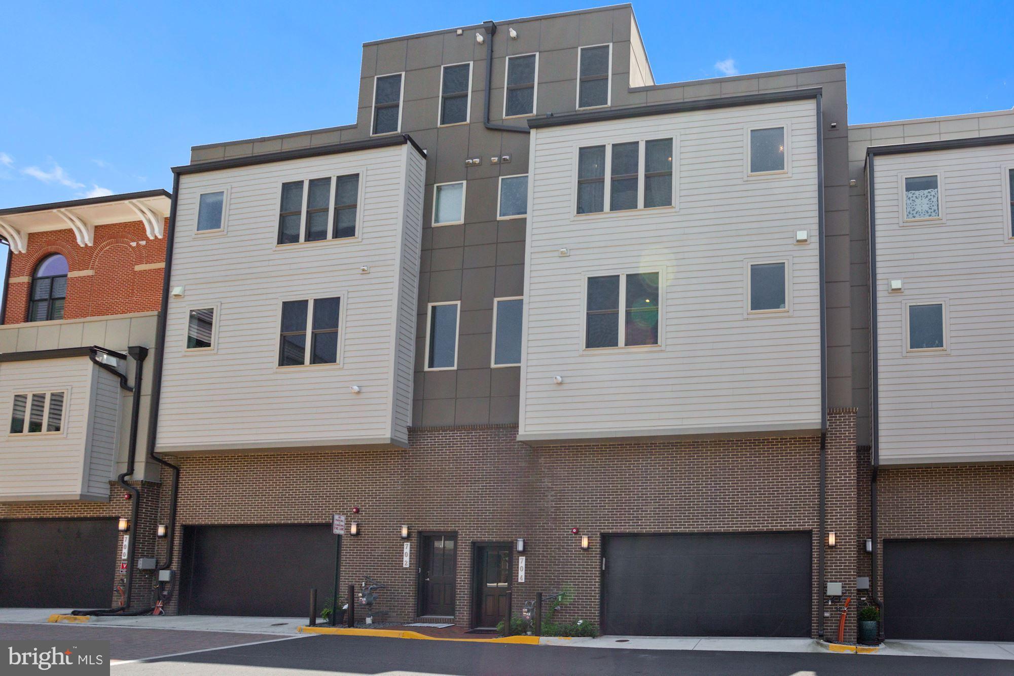 JUNCTION SQUARE - Residential Lease