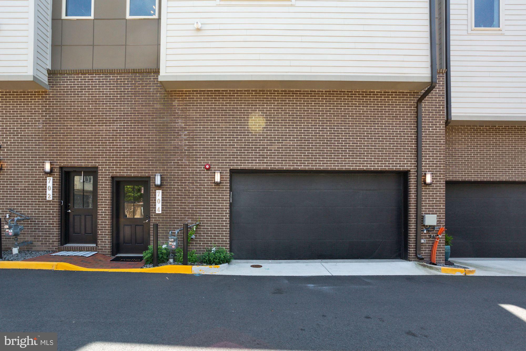 JUNCTION SQUARE - Residential Lease