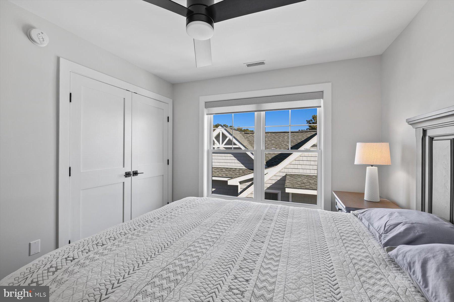 SANDPIPER CANAL - Residential