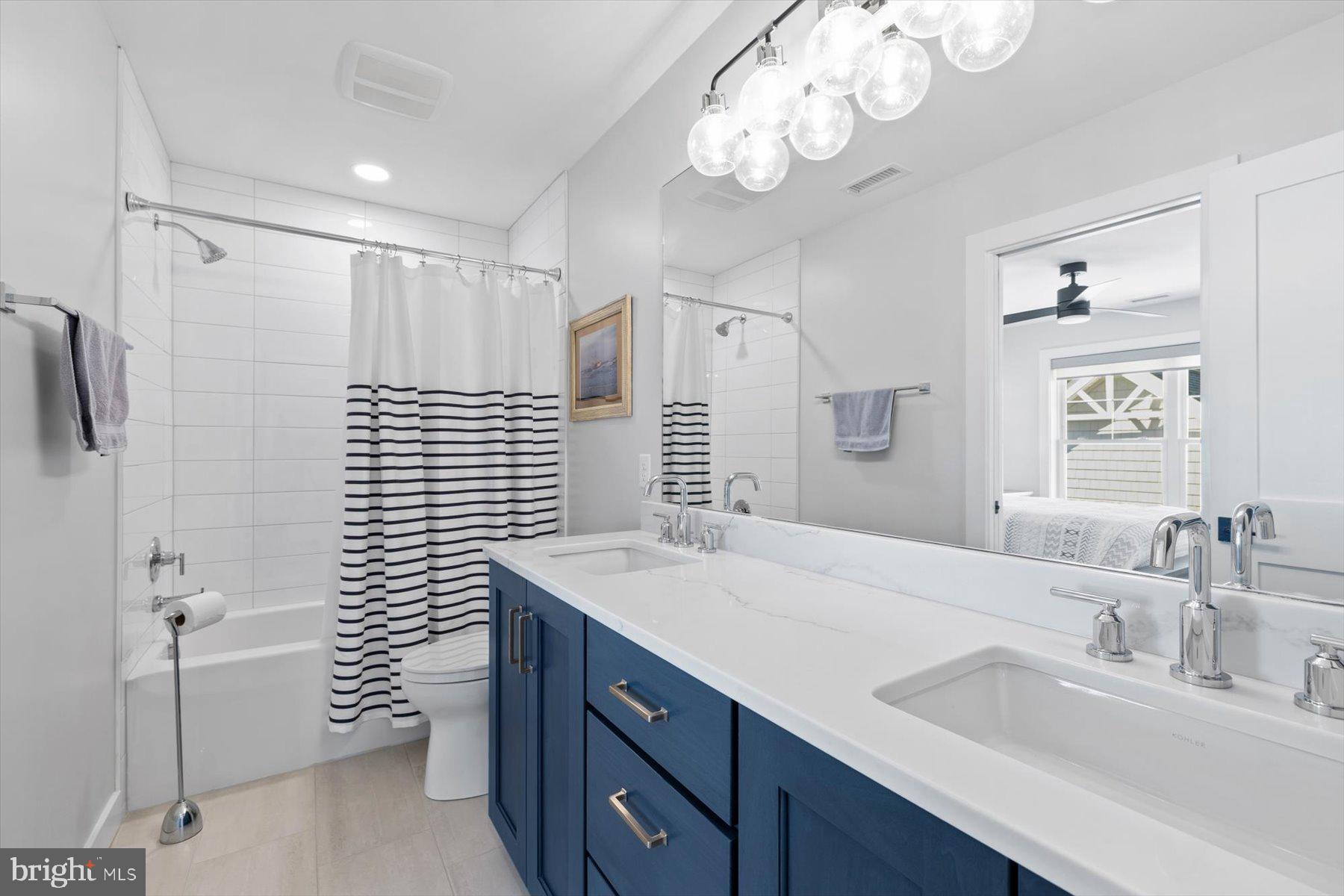 SANDPIPER CANAL - Residential