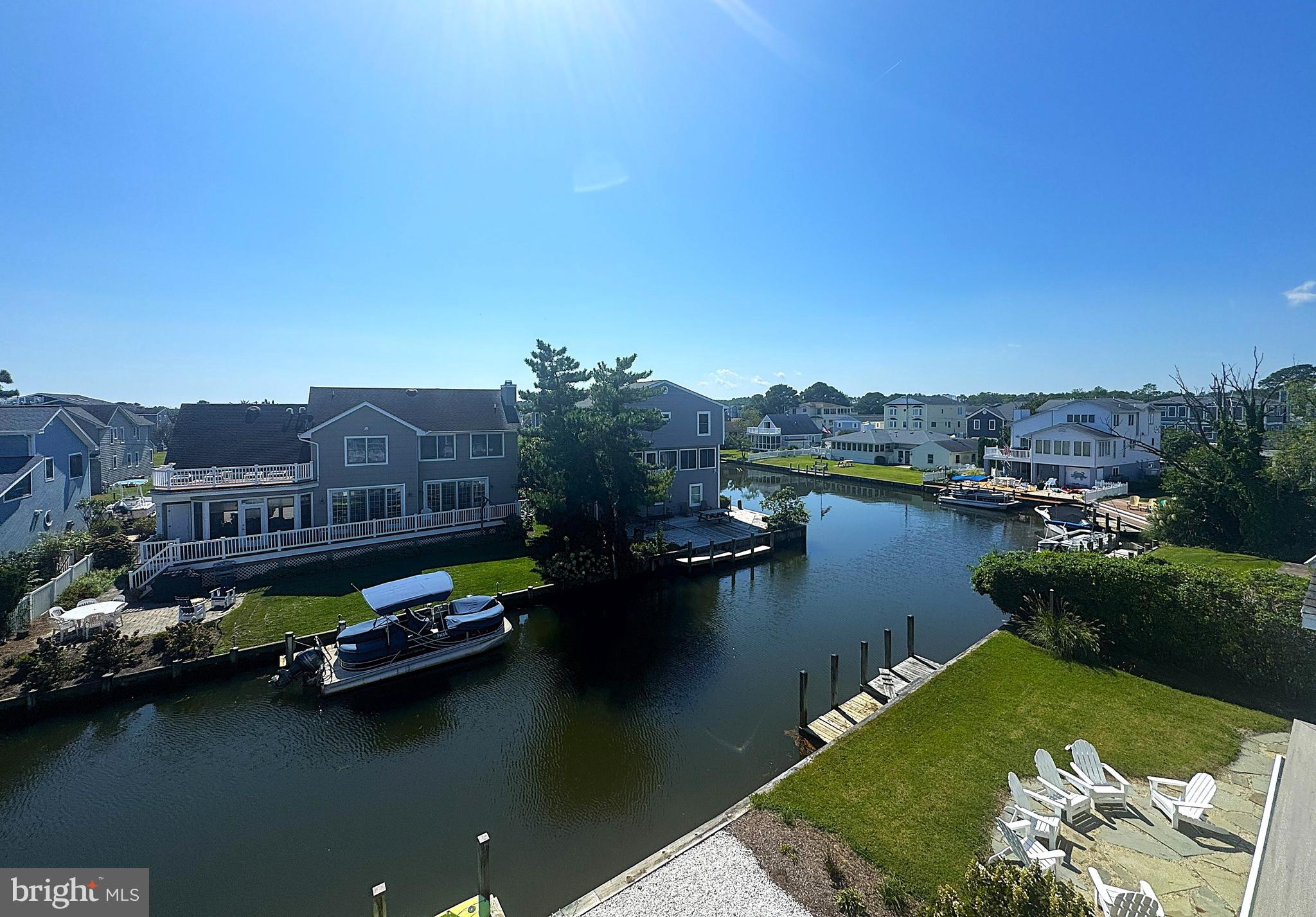 SANDPIPER CANAL - Residential