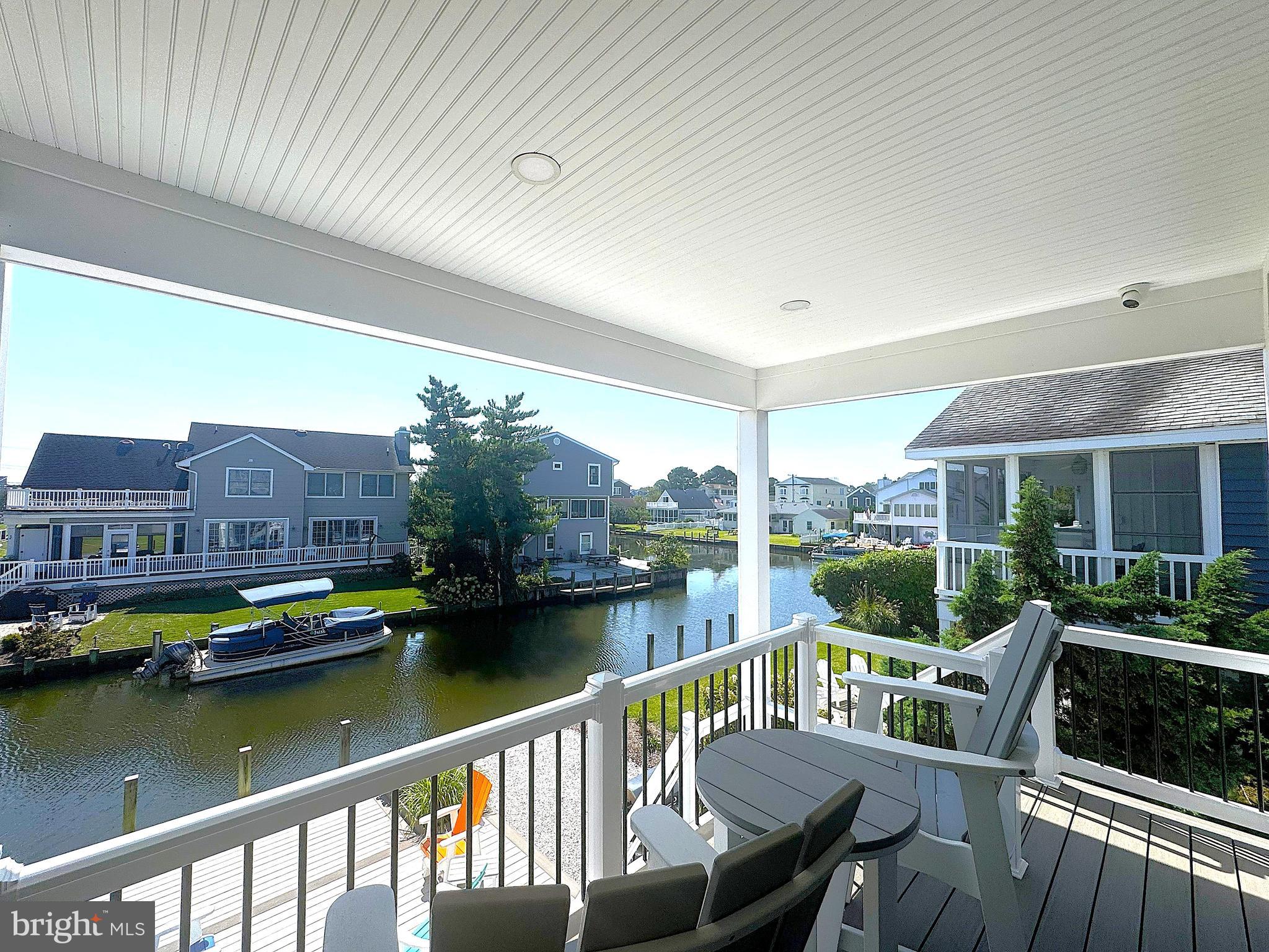 SANDPIPER CANAL - Residential