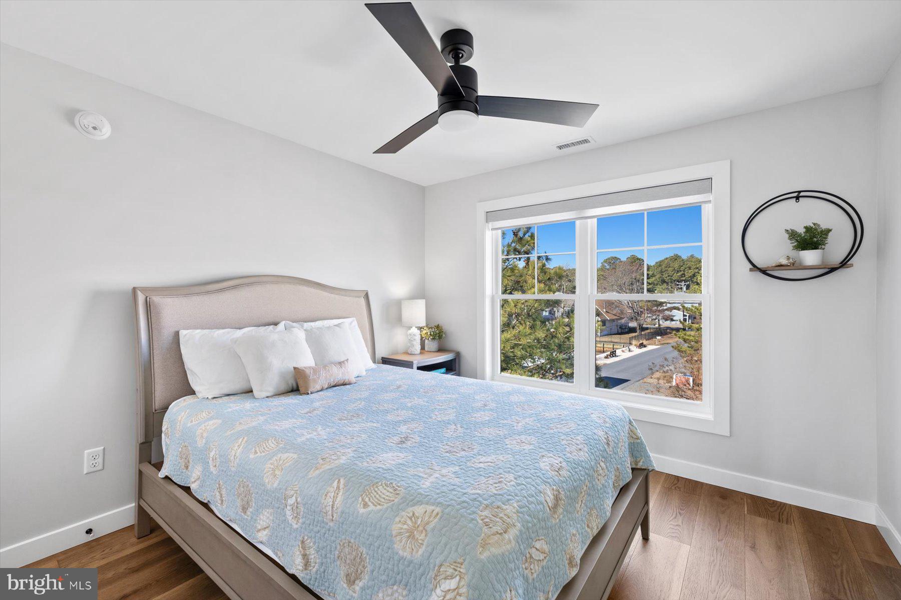 SANDPIPER CANAL - Residential