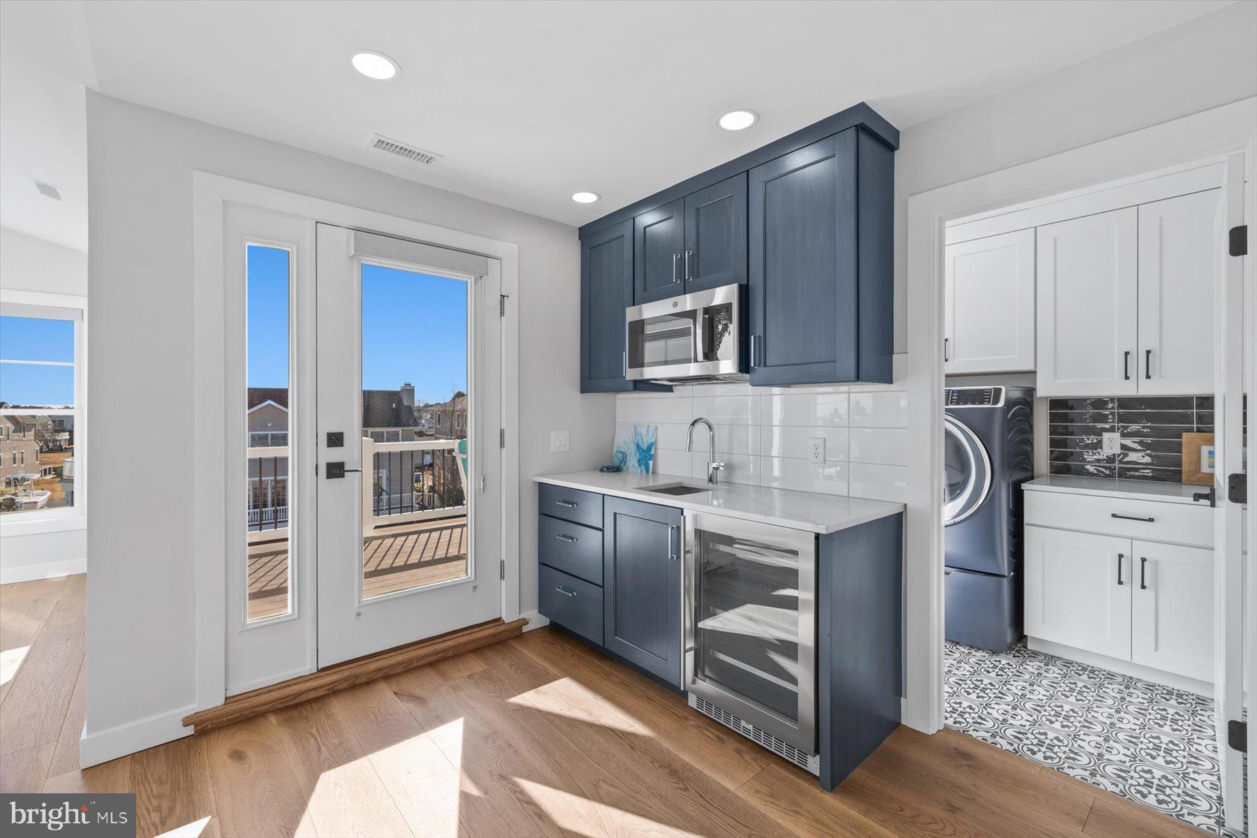 SANDPIPER CANAL - Residential