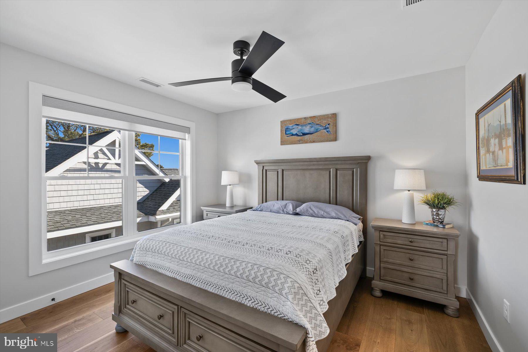 SANDPIPER CANAL - Residential