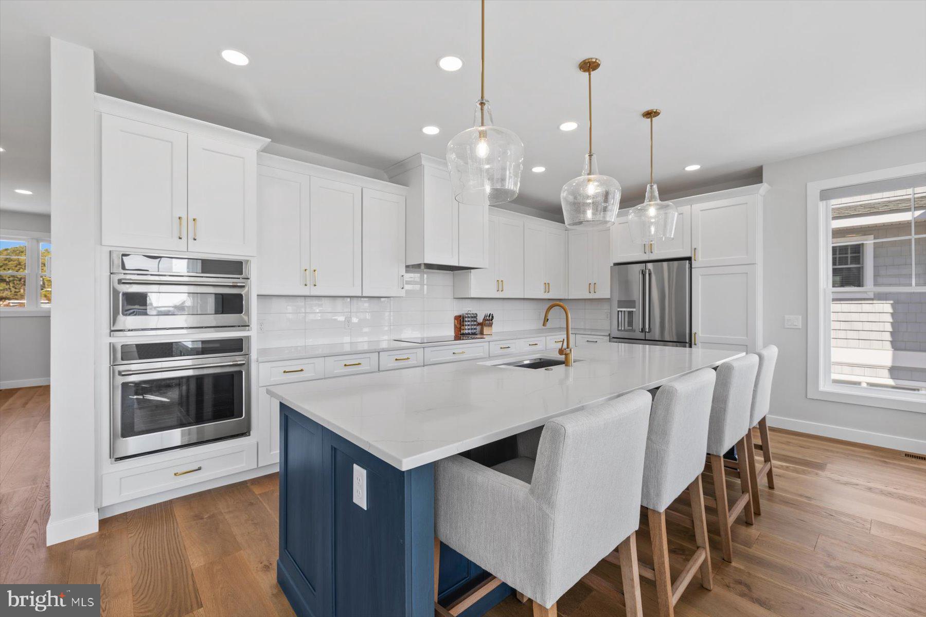 SANDPIPER CANAL - Residential