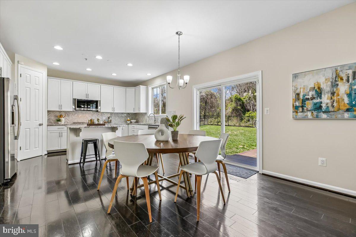 427 CLOVERLY FOREST DRIVE