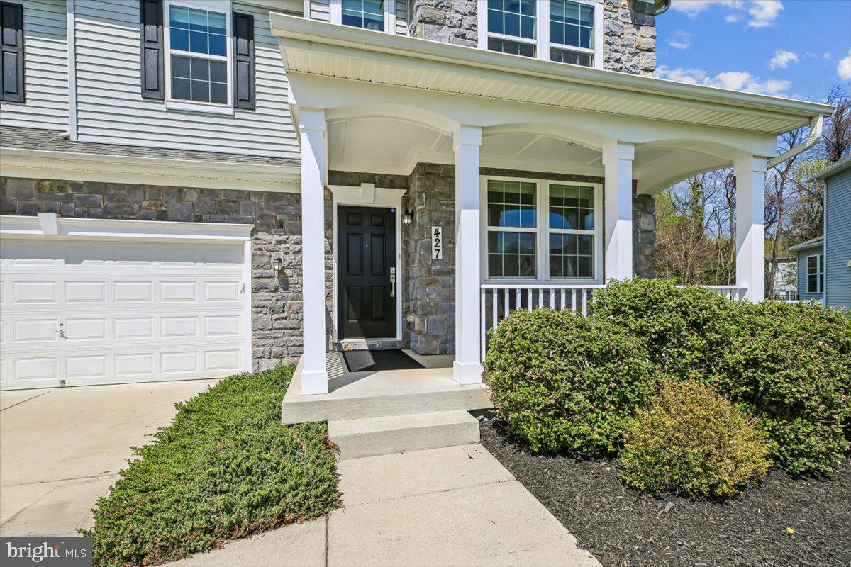 427 CLOVERLY FOREST DRIVE