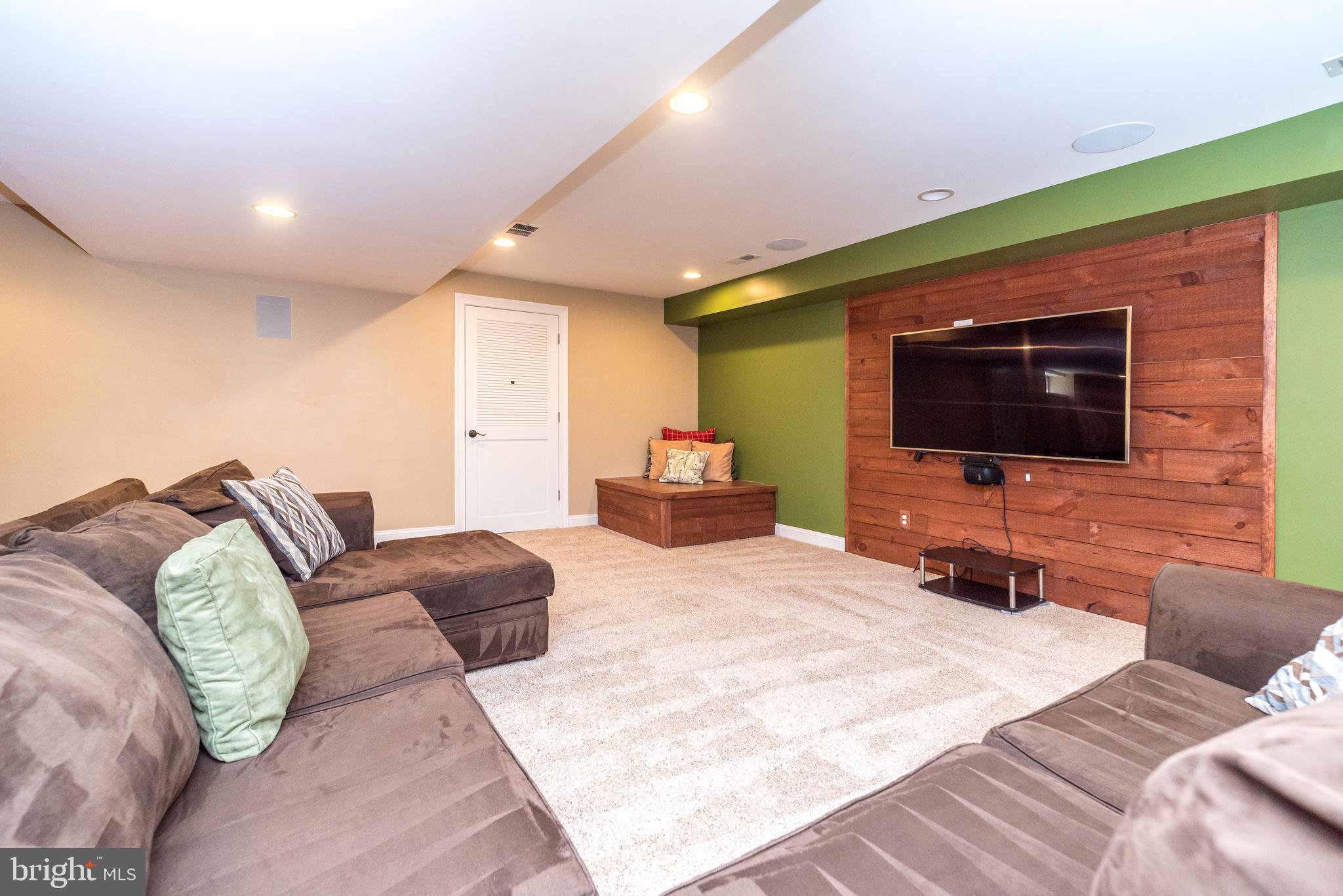 NORTHAMPTON CHASE - Residential