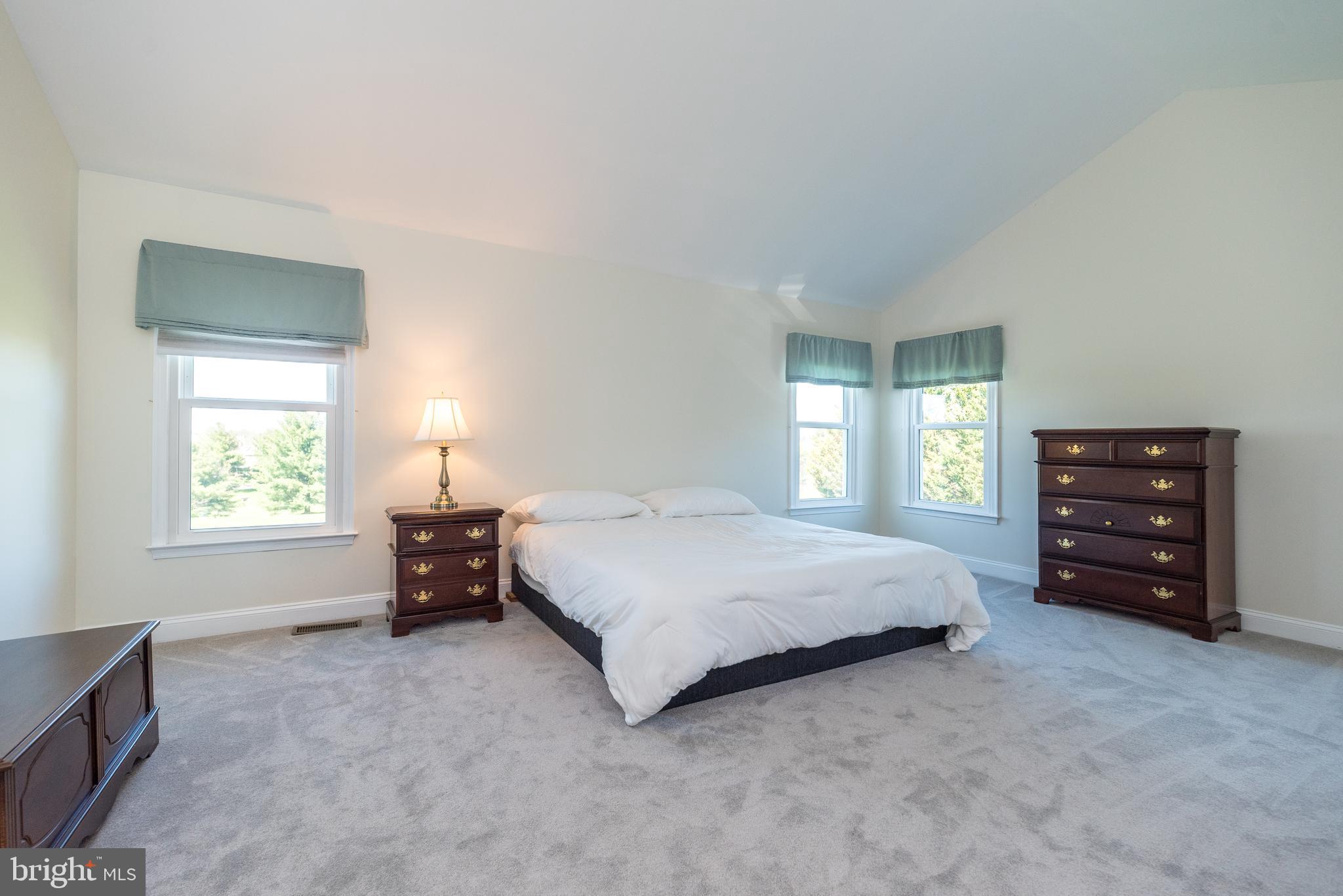 NORTHAMPTON CHASE - Residential