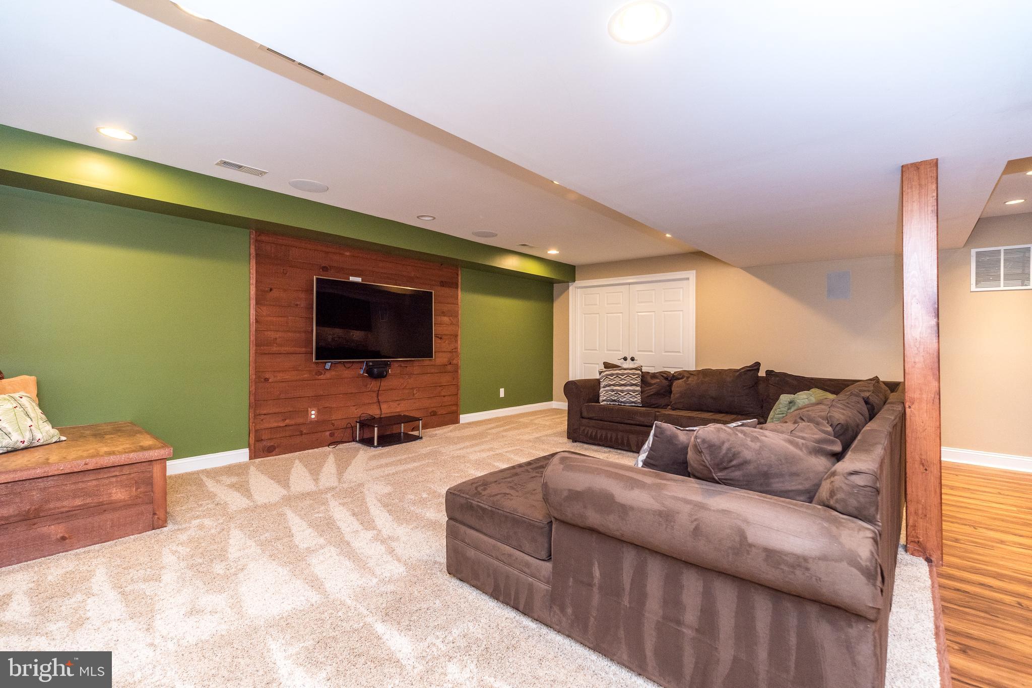 NORTHAMPTON CHASE - Residential