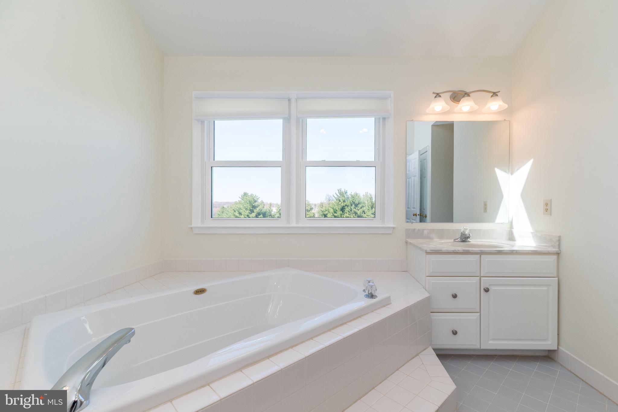 NORTHAMPTON CHASE - Residential