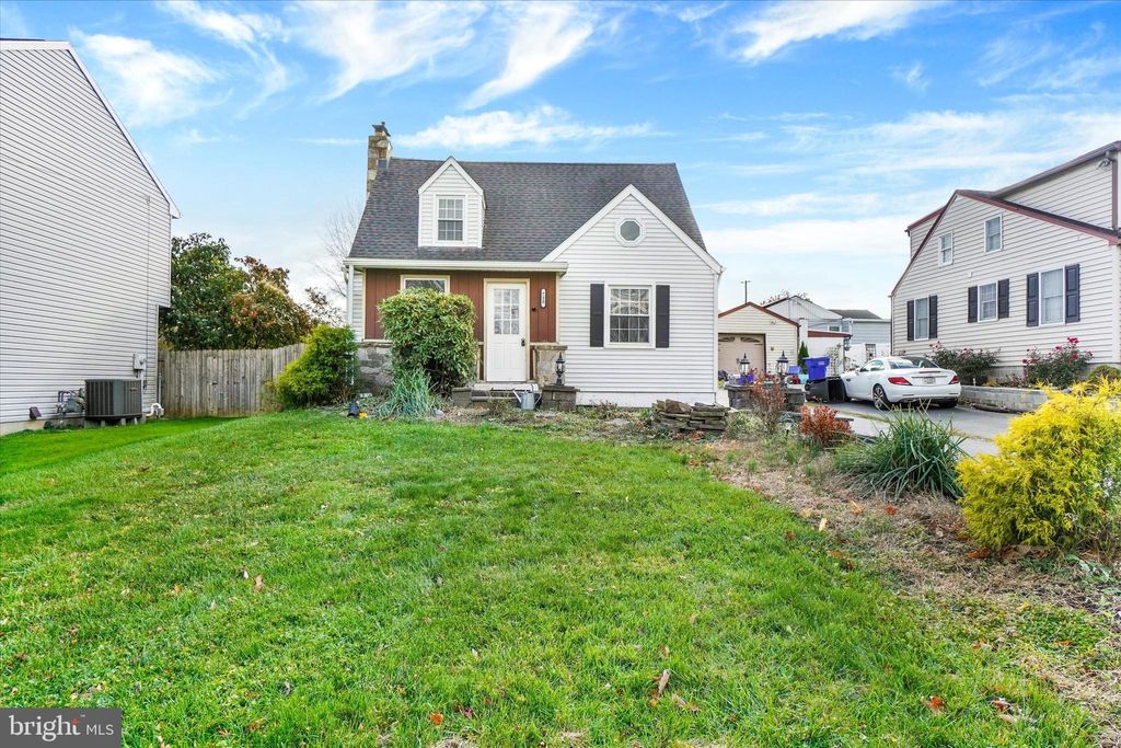 Photo of 720 Skyline Drive, YORK, PA 17406 (MLS # PAYK2092518)