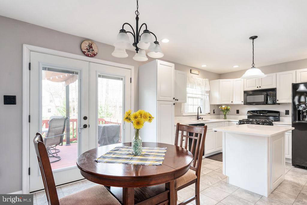 STAFFORD LAKES VILLAGE - Residential