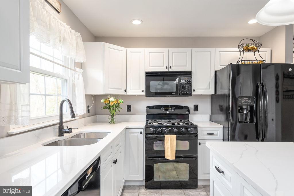 STAFFORD LAKES VILLAGE - Residential