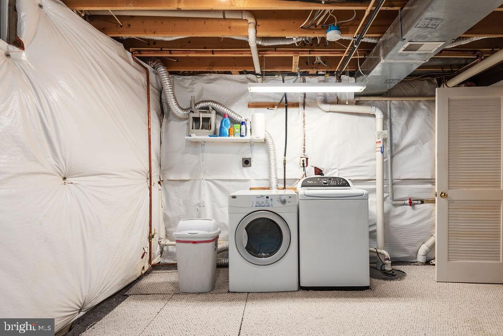 STAFFORD LAKES VILLAGE - Residential