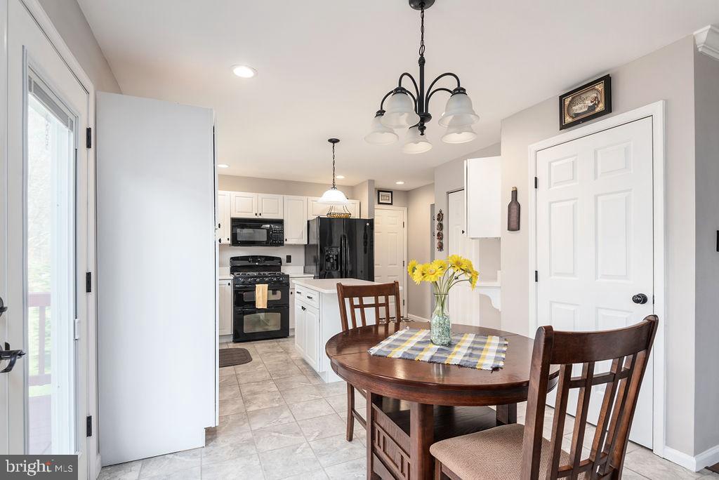 STAFFORD LAKES VILLAGE - Residential