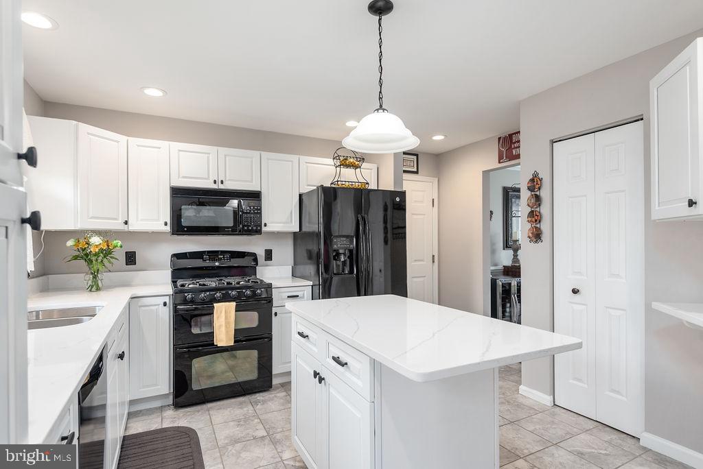 STAFFORD LAKES VILLAGE - Residential