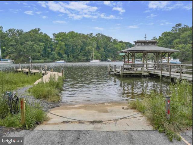 PINES ON THE SEVERN - Residential