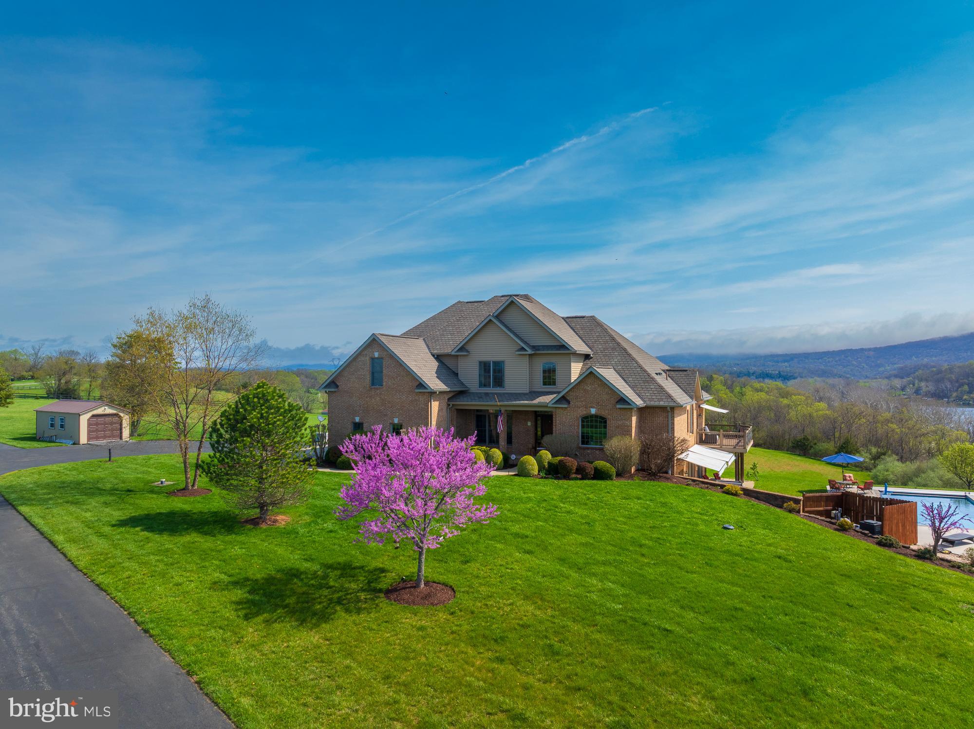 FALCON RIDGE - Residential