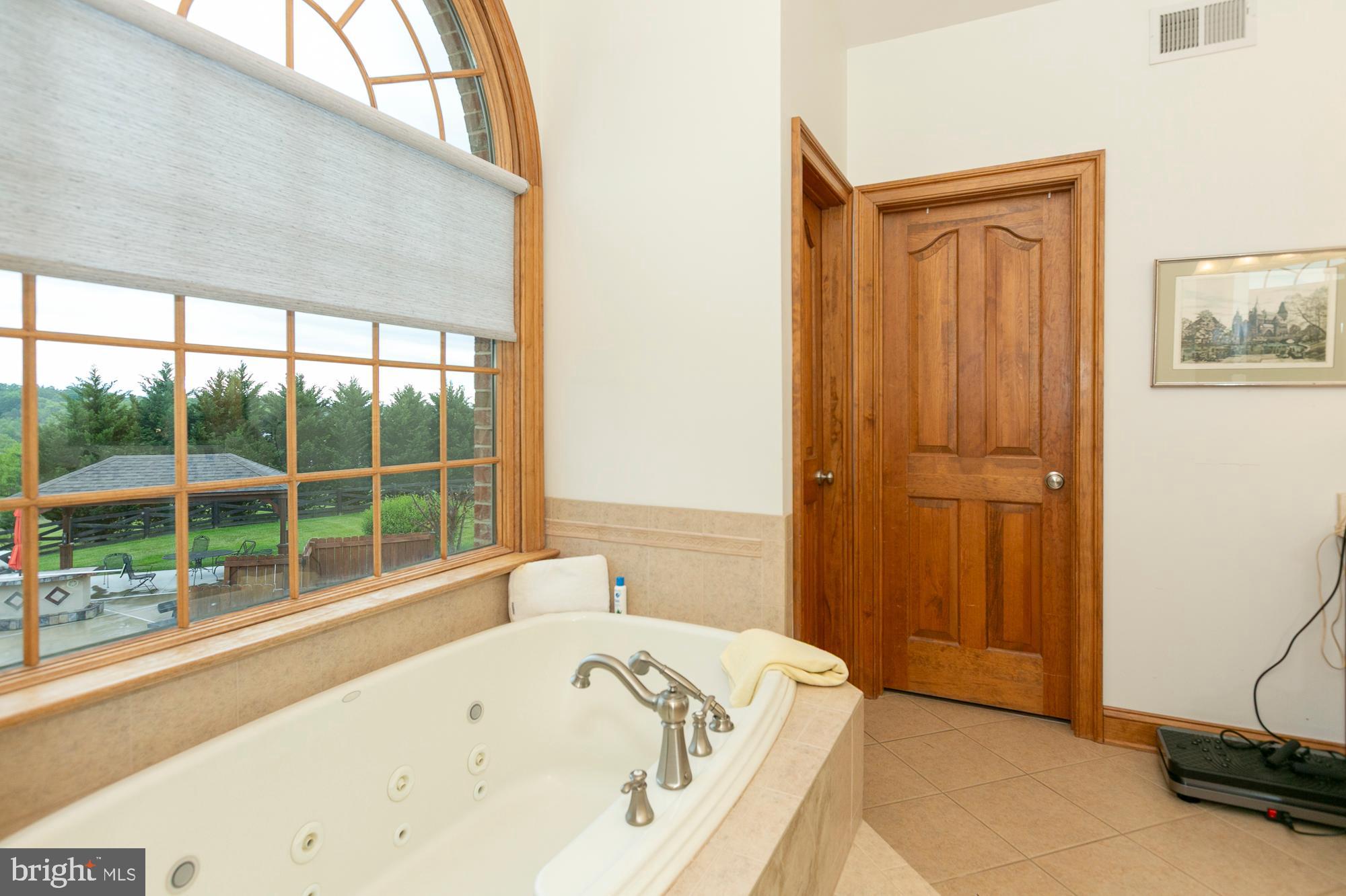 FALCON RIDGE - Residential