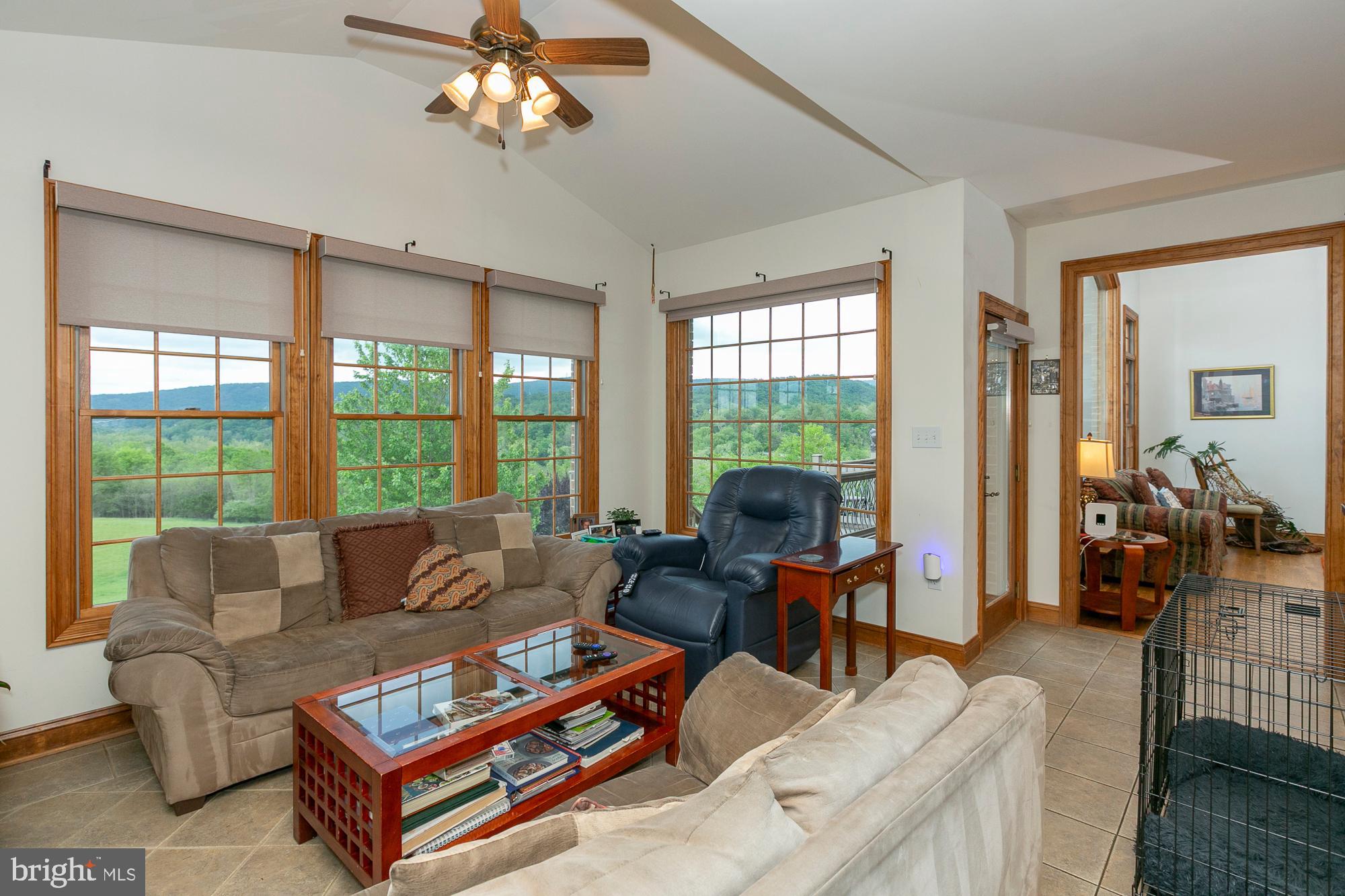 FALCON RIDGE - Residential