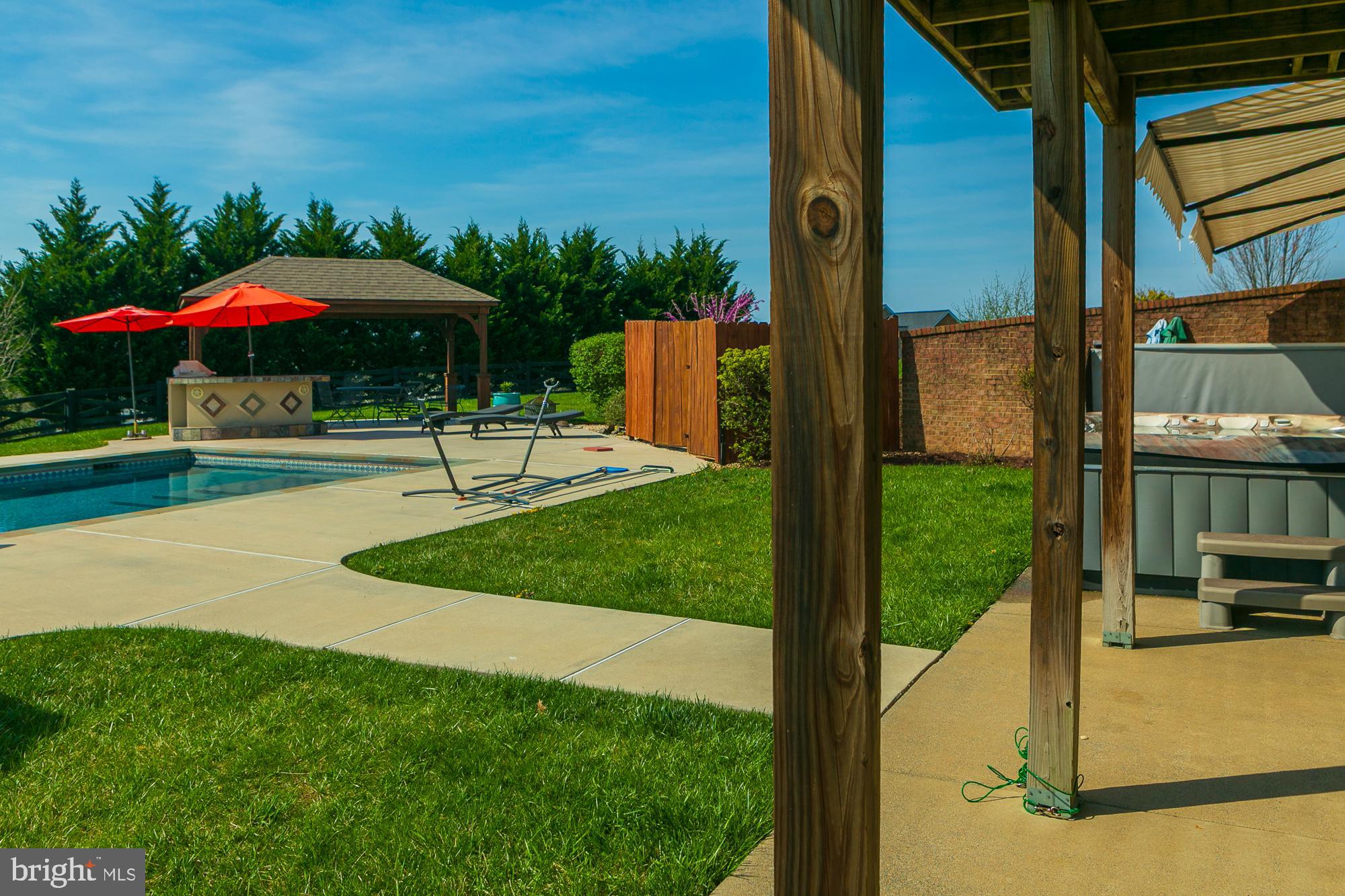 FALCON RIDGE - Residential