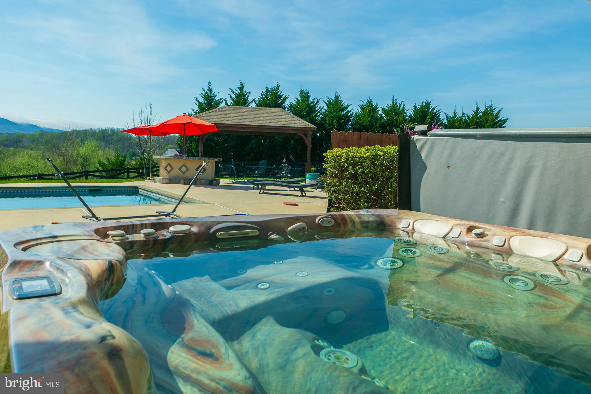 FALCON RIDGE - Residential