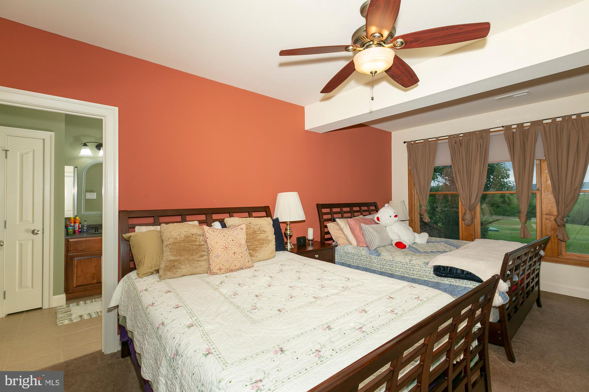 FALCON RIDGE - Residential