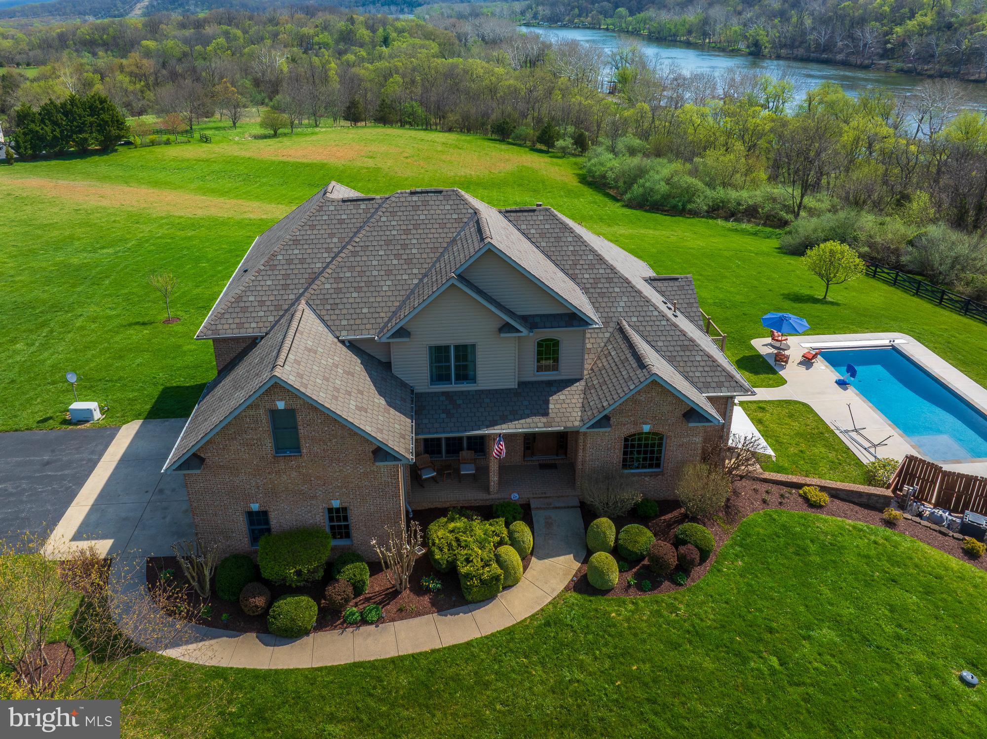 FALCON RIDGE - Residential