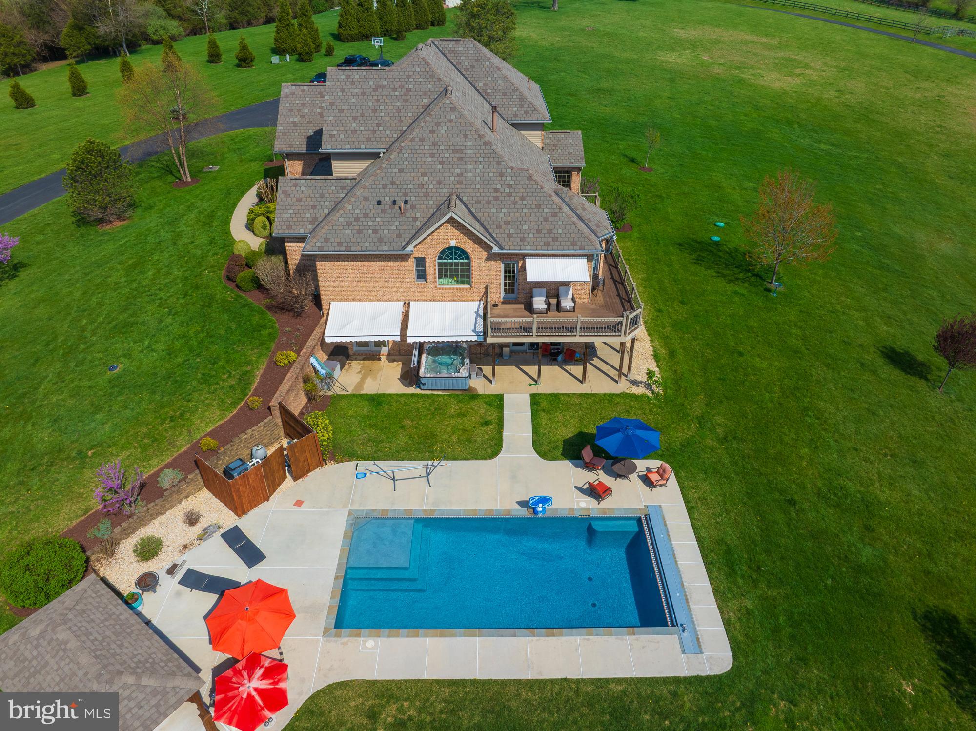 FALCON RIDGE - Residential