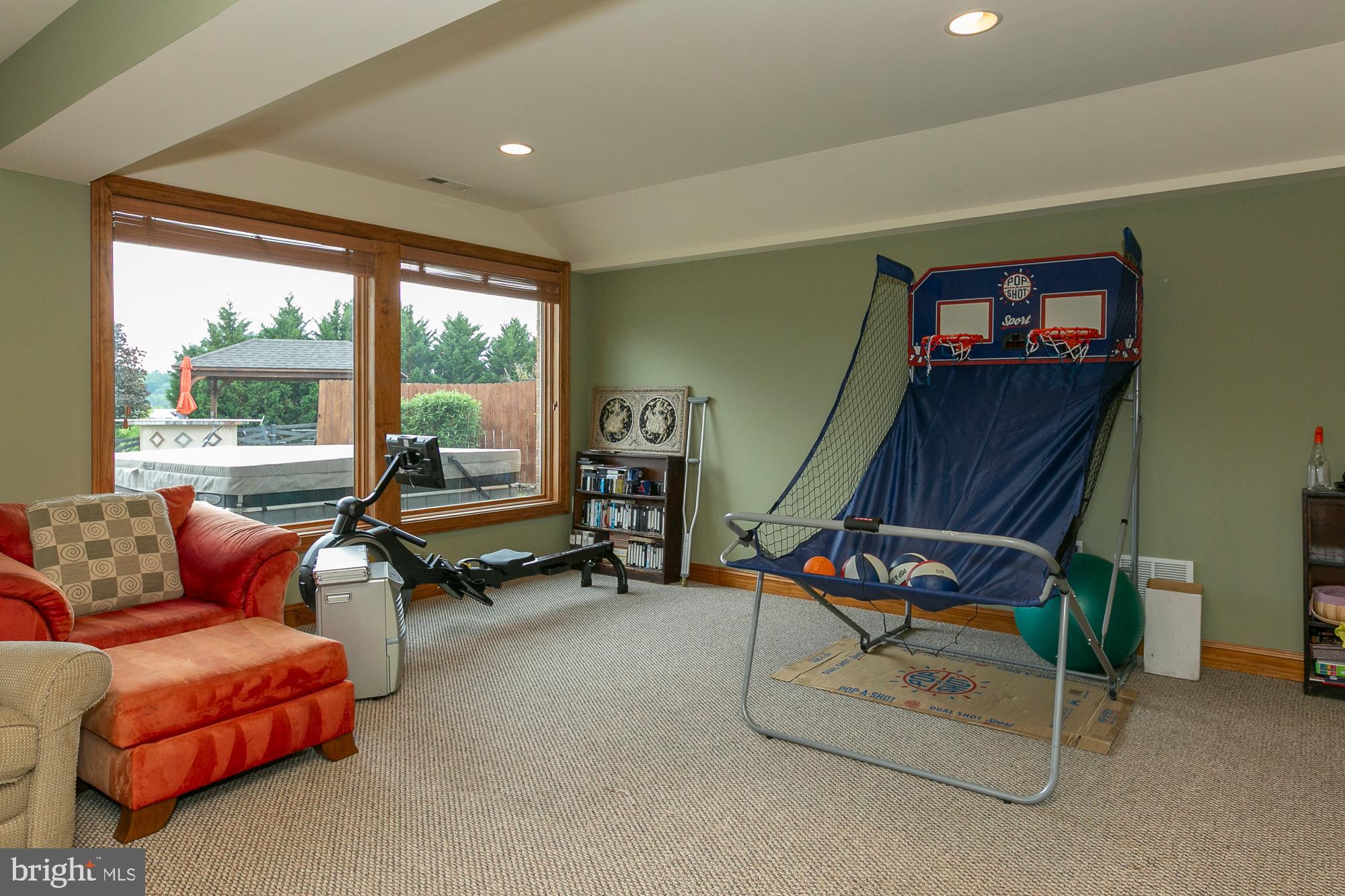 FALCON RIDGE - Residential