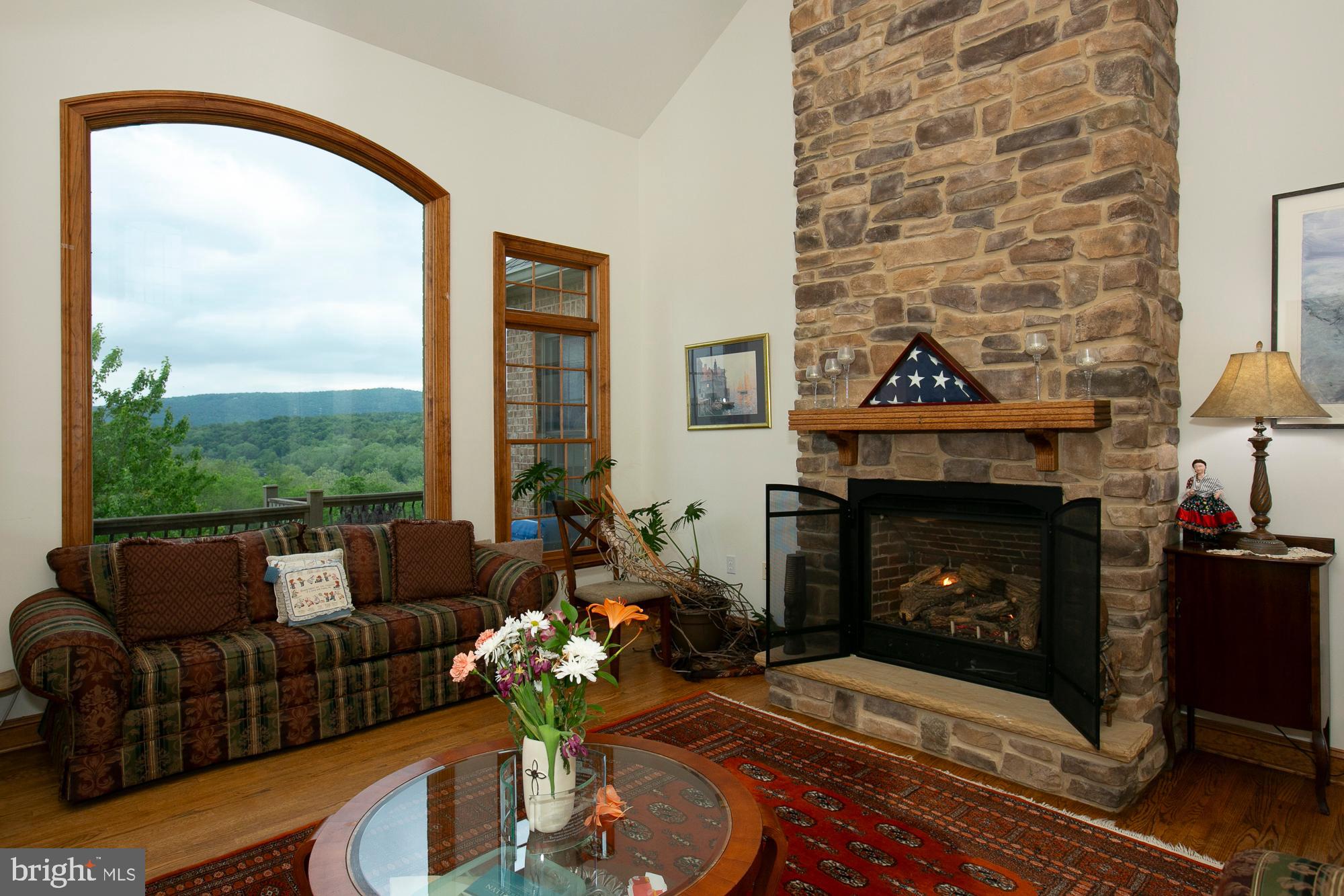 FALCON RIDGE - Residential